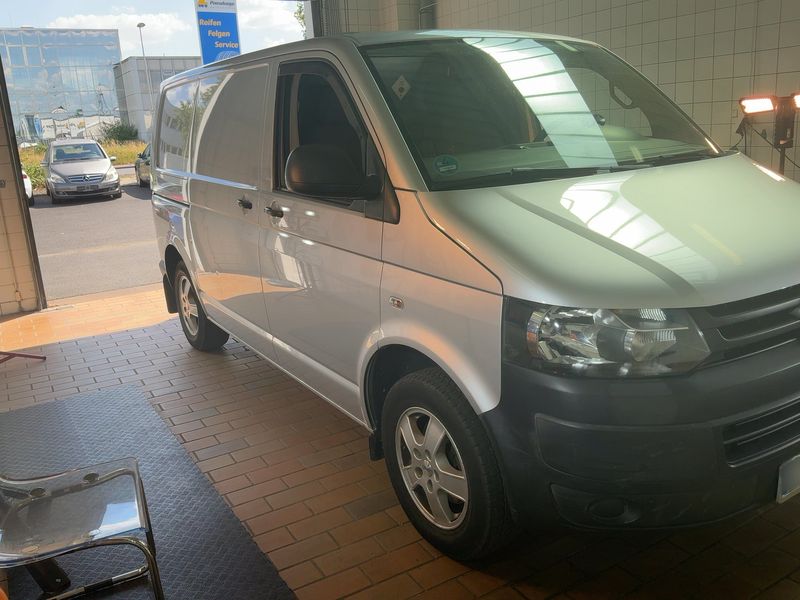 Volkswagen T5 Transporter 2.0 TDI Kasten — zdjęcie 8