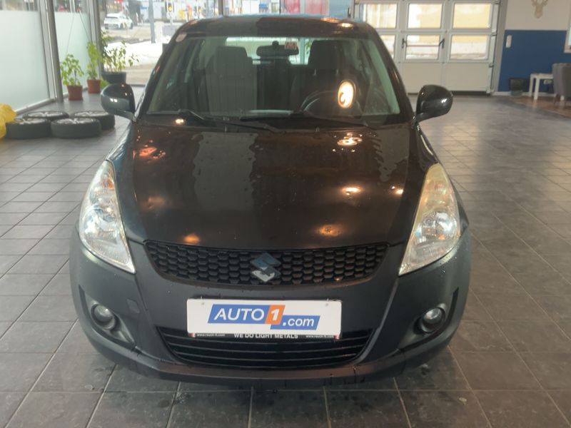 Suzuki Swift 1.2 GLX Deluxe — zdjęcie 9