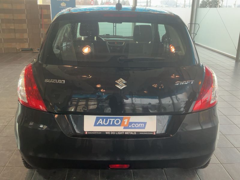 Suzuki Swift 1.2 GLX Deluxe — zdjęcie 5