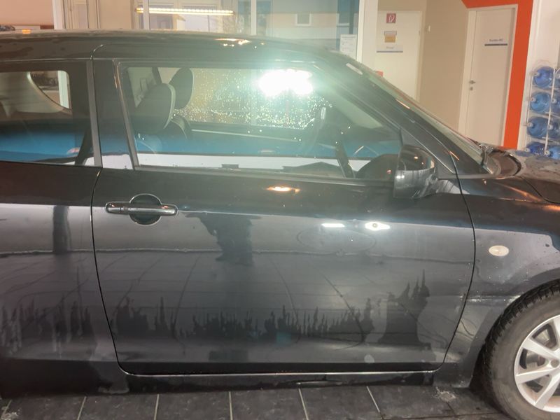 Suzuki Swift 1.2 GLX Deluxe — zdjęcie 7