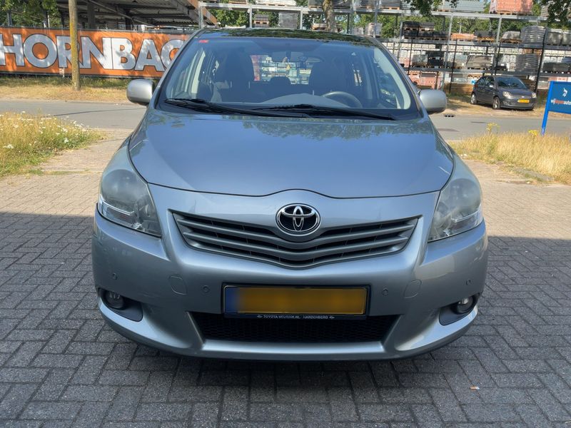 Toyota Verso 2.2 D-4D Sol — zdjęcie 9
