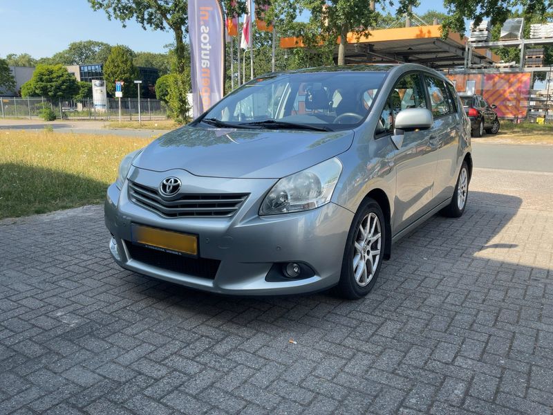 Toyota Verso 2.2 D-4D Sol