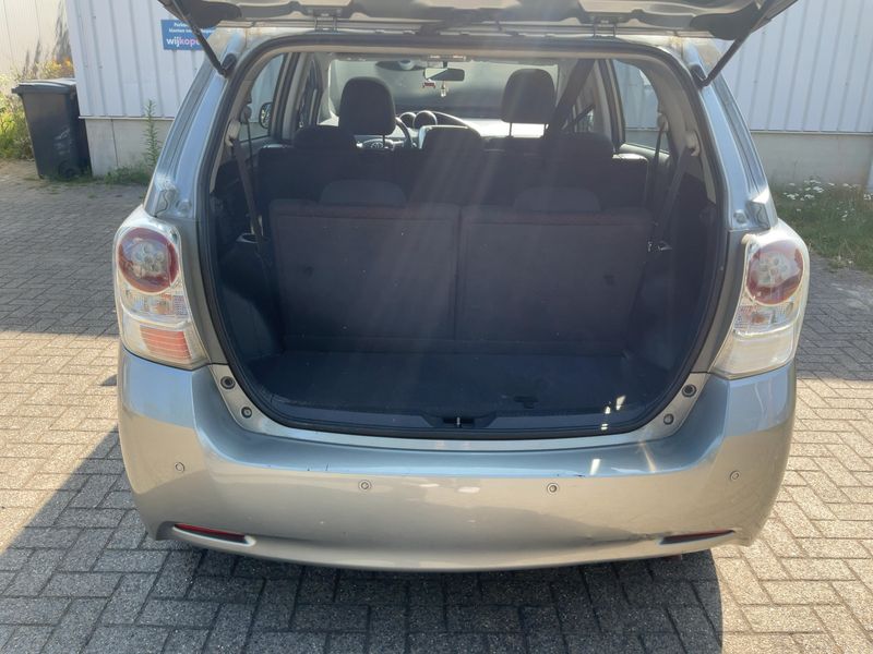 Toyota Verso 2.2 D-4D Sol — zdjęcie 10