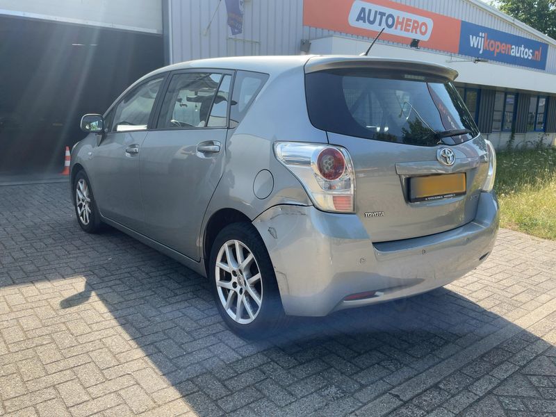 Toyota Verso 2.2 D-4D Sol — zdjęcie 3