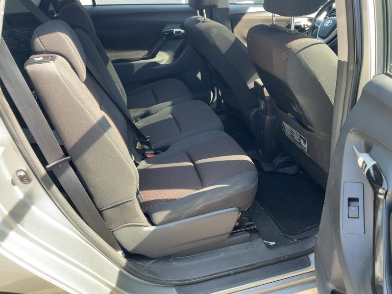 Toyota Verso 2.2 D-4D Sol — zdjęcie 14