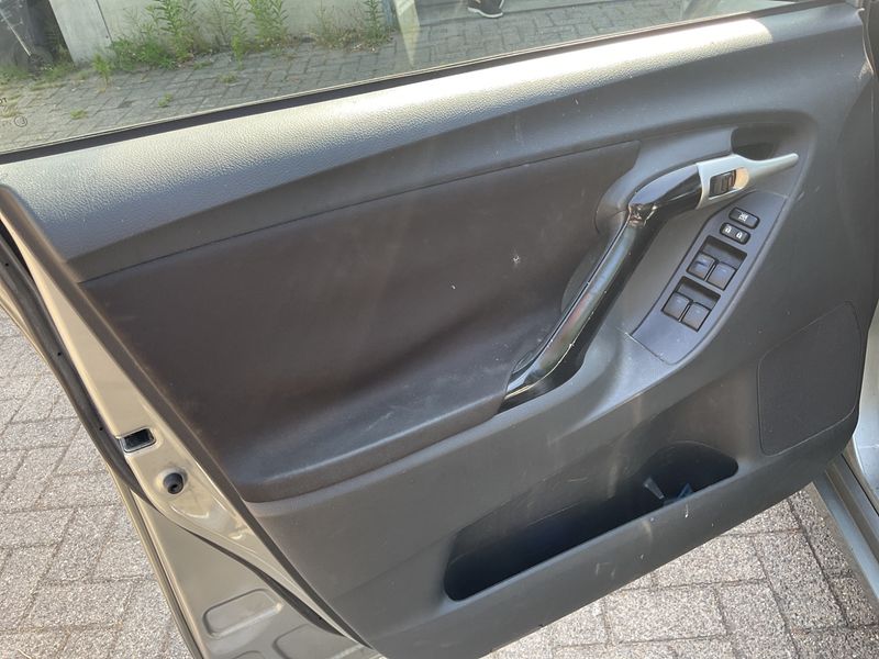 Toyota Verso 2.2 D-4D Sol 2013 – снимка 33
