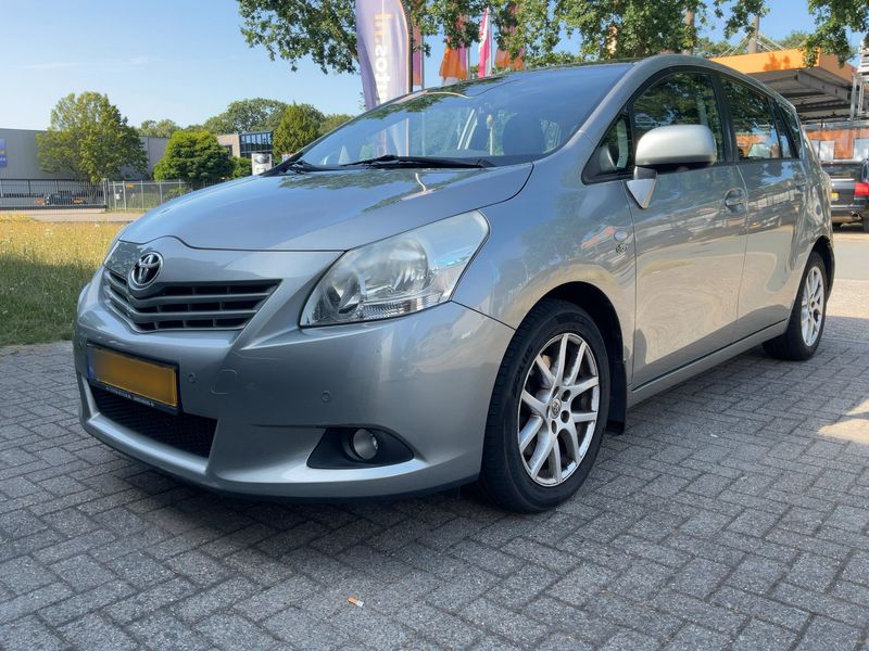 Toyota Verso 2.2 D-4D Sol — zdjęcie 2