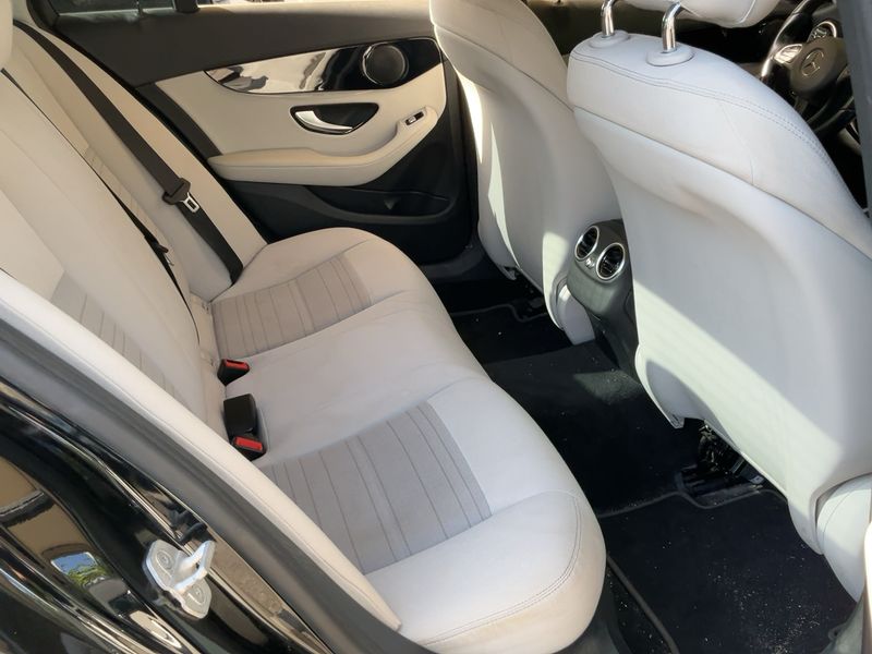 Mercedes-Benz C-Klasse C 220 d BlueTEC — zdjęcie 14