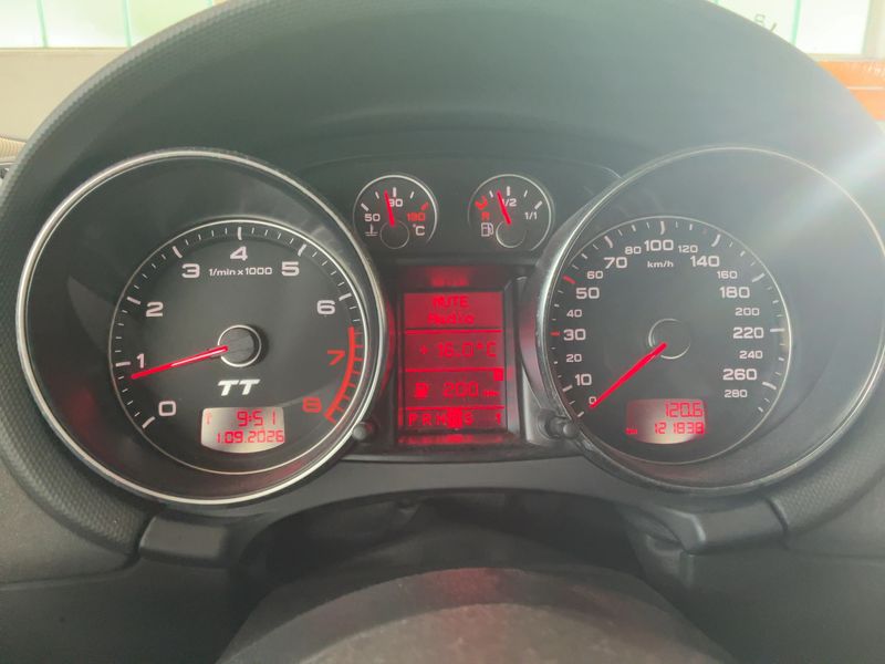 Audi TT 2.0 TFSI Coupe — zdjęcie 13