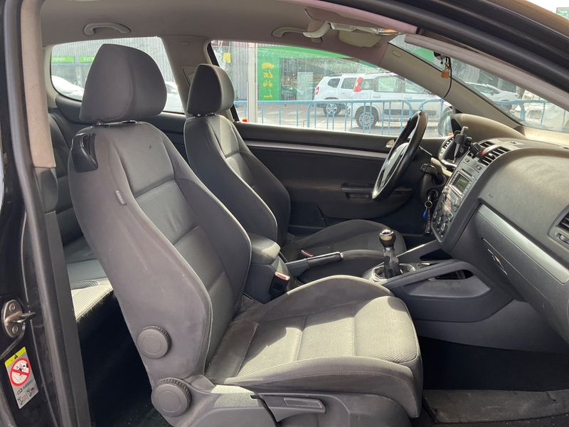 Volkswagen Golf V 1.6 Sportline — zdjęcie 3