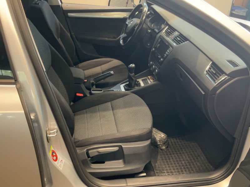 Skoda Octavia 2.0 TDI Ambition 2014 – снимка 17