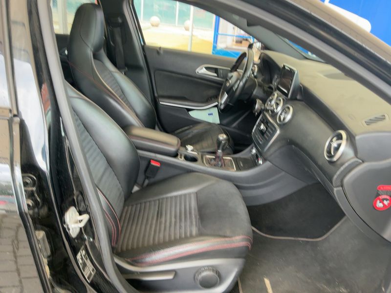 Mercedes-Benz A-Klasse A 180 CDI BlueEfficiency AMG Sport — zdjęcie 11