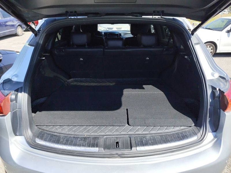 Infiniti QX70 3.0 V6 Diesel S Premium — zdjęcie 9