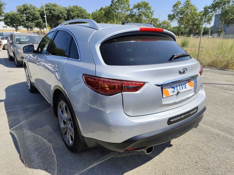 Infiniti QX70 3.0 V6 Diesel S Premium — zdjęcie 3