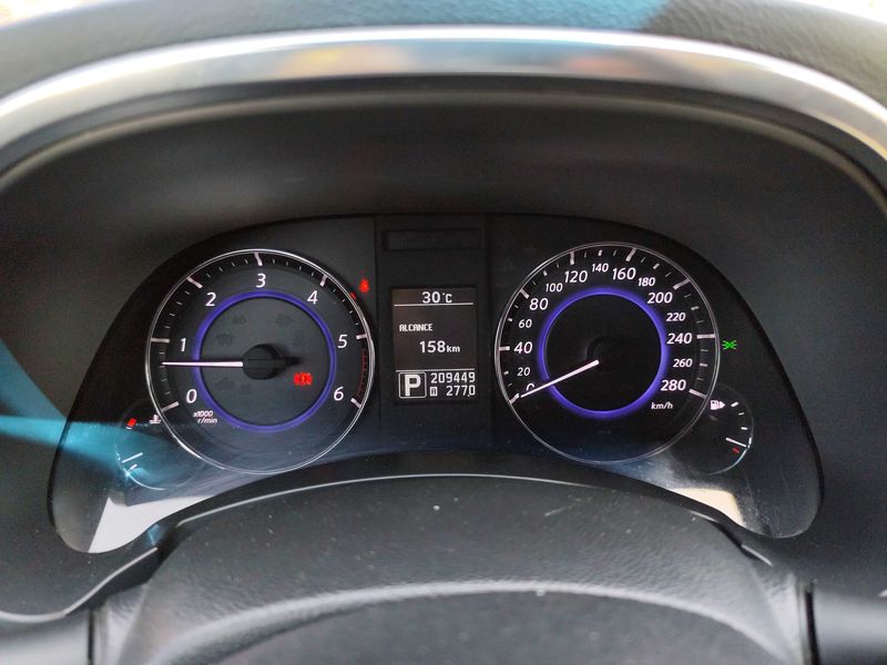 Infiniti QX70 3.0 V6 Diesel S Premium — zdjęcie 12