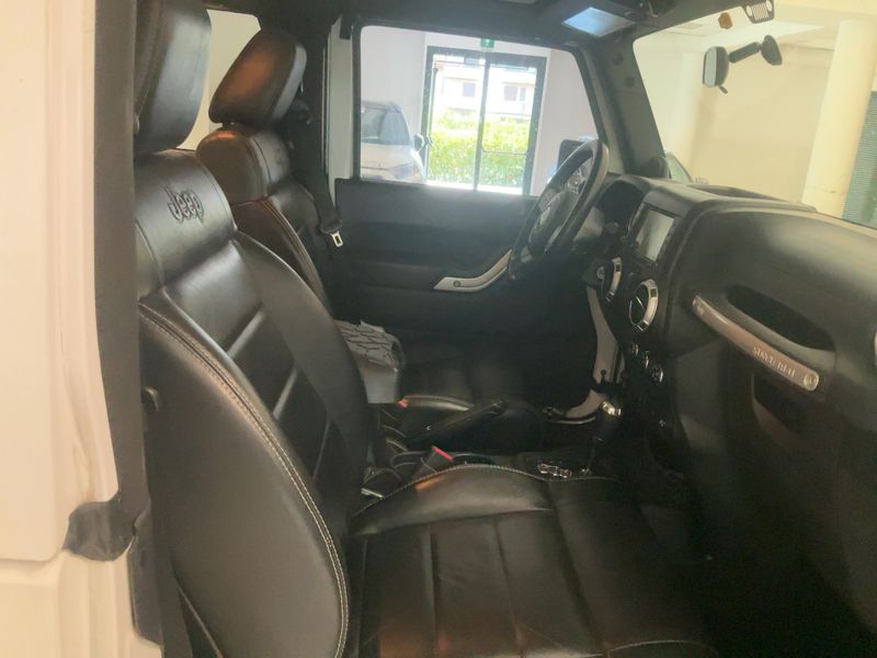Jeep Wrangler Unlimited 2.8 CRD Sahara — zdjęcie 11