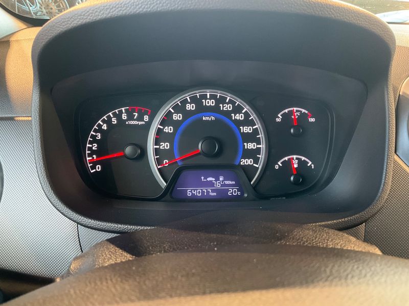 Hyundai i10 1.0 Passion — zdjęcie 13