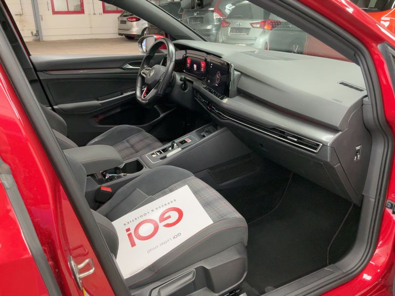 Volkswagen Golf VIII 2.0 TSI GTI — zdjęcie 11