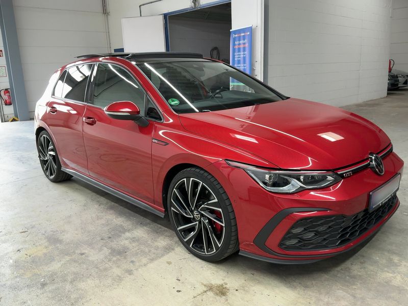 Volkswagen Golf VIII 2.0 TSI GTI — zdjęcie 8