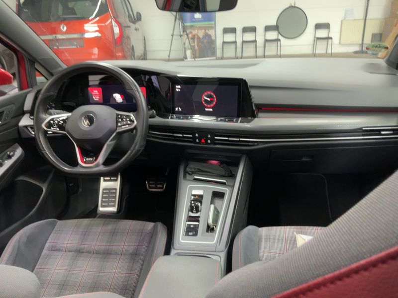 Volkswagen Golf VIII 2.0 TSI GTI — zdjęcie 12