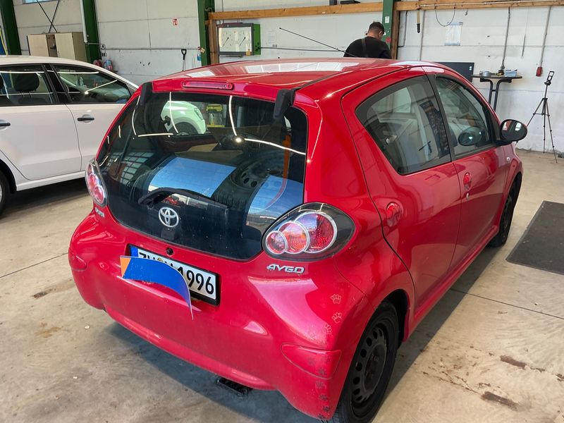 Toyota Aygo 1.0 Cool 2010 – снимка 2