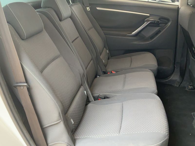 Toyota Verso 2.0 D-4D Basis 2013 – снимка 19