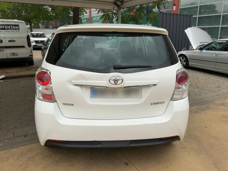 Toyota Verso 2.0 D-4D Basis 2013 – снимка 7