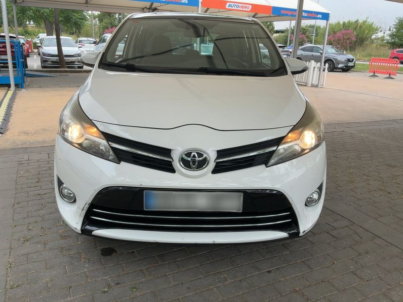 Toyota Verso 2.0 D-4D Basis 2013 – снимка 14
