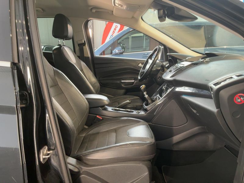 Ford Kuga 2.0 TDCi Titanium — zdjęcie 11
