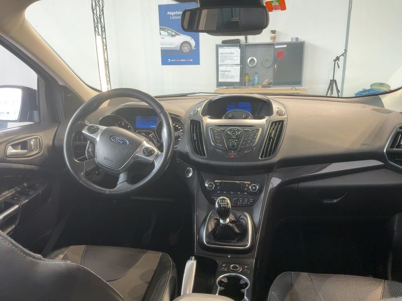 Ford Kuga 2.0 TDCi Titanium — zdjęcie 12