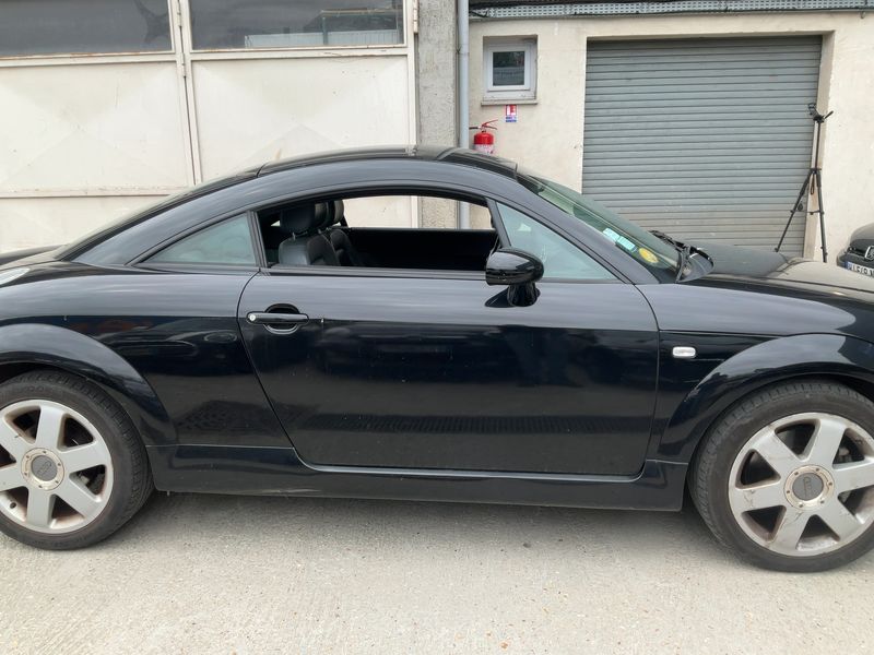 Audi TT 1.8 Turbo quattro Coupe — zdjęcie 7