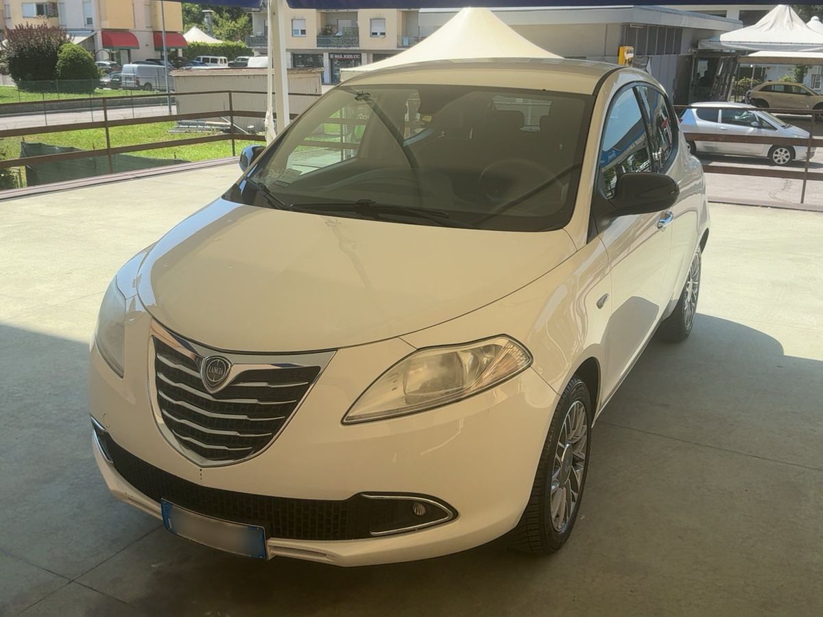 Lancia Ypsilon 2012