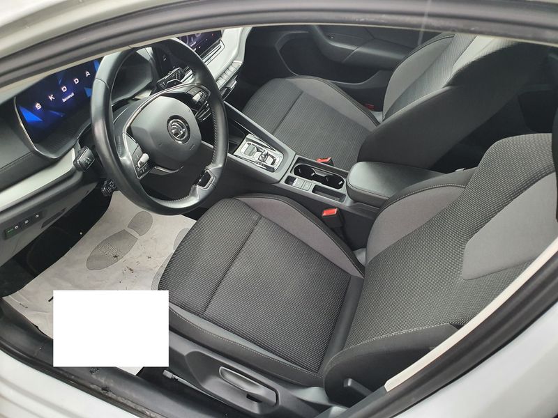 Skoda Octavia 2.0 TDI Executive — zdjęcie 10