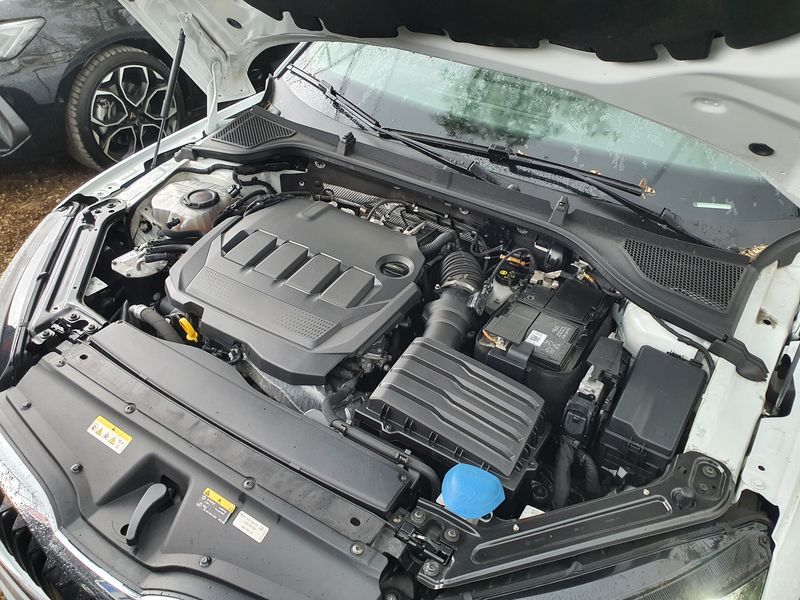 Skoda Octavia 2.0 TDI Executive — zdjęcie 8