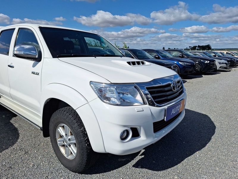 Toyota Hilux 3.0 Turbodiesel Double Cab Life 4x4 — zdjęcie 6