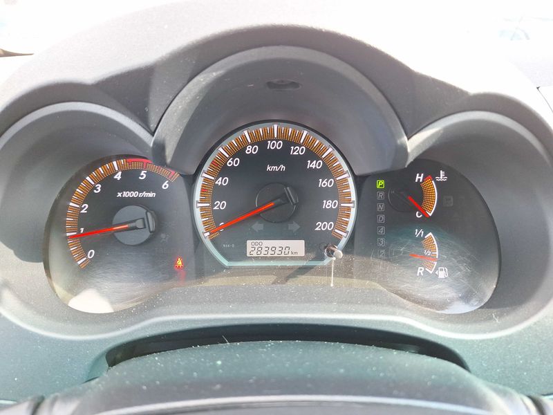 Toyota Hilux 3.0 Turbodiesel Double Cab Life 4x4 — zdjęcie 11