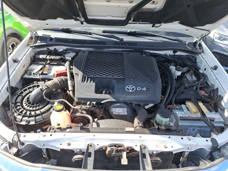 Toyota Hilux 3.0 Turbodiesel Double Cab Life 4x4 — zdjęcie 8
