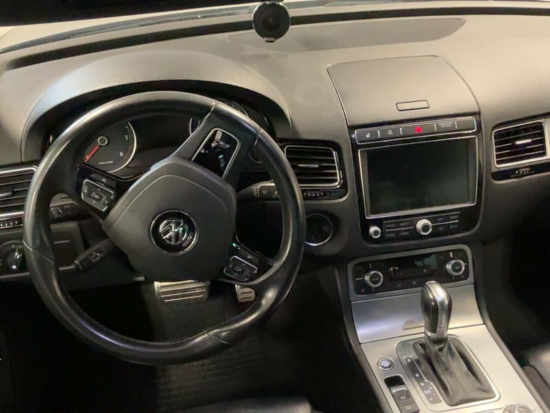 Volkswagen Touareg 3.0 V6 TDI Terrain Tech BlueMotion Tech — zdjęcie 12
