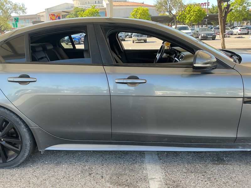 Jaguar XE 20d R-Sport — zdjęcie 7