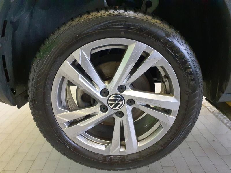Volkswagen T-Roc 1.0 TSI R-Line — zdjęcie 23