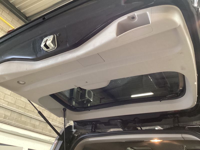 Jeep Commander 3.0 CRD V6 Limited 2008 – снимка 42