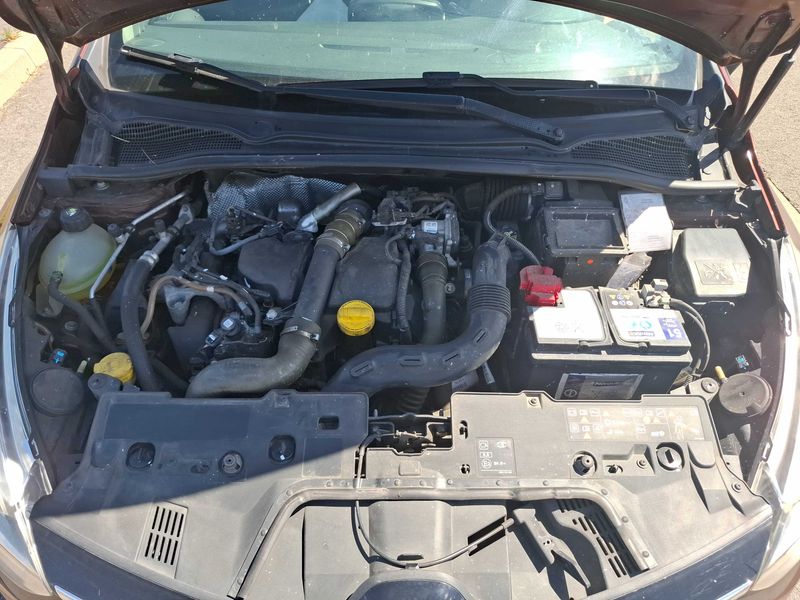 Renault Clio 1.5 dCi Energy Business Eco2 — zdjęcie 8
