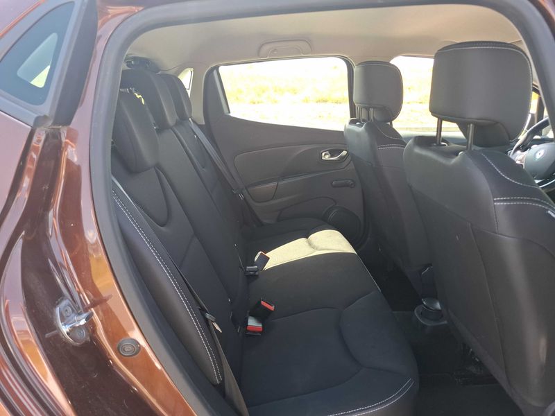 Renault Clio 1.5 dCi Energy Business Eco2 — zdjęcie 14
