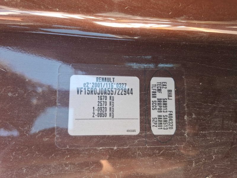 Renault Clio 1.5 dCi Energy Business Eco2 — zdjęcie 17