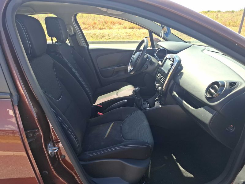 Renault Clio 1.5 dCi Energy Business Eco2 — zdjęcie 10