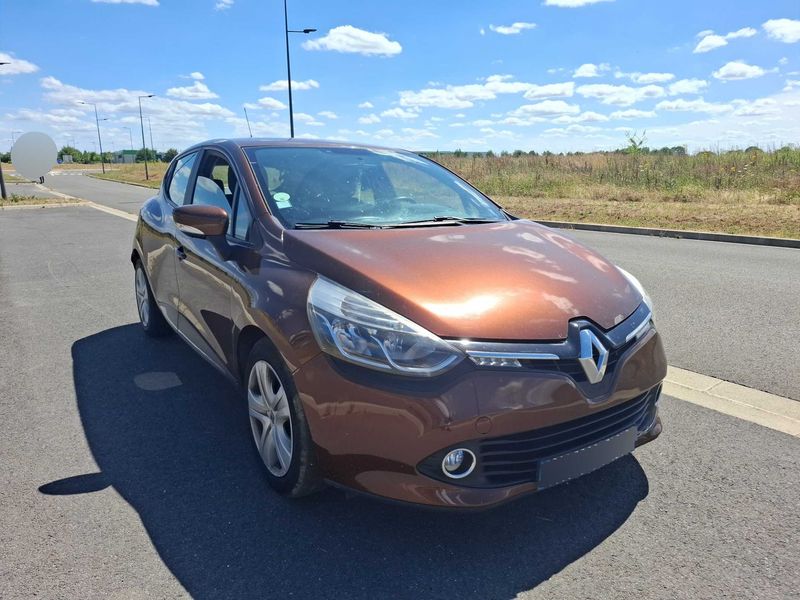 Renault Clio 1.5 dCi Energy Business Eco2 — zdjęcie 6