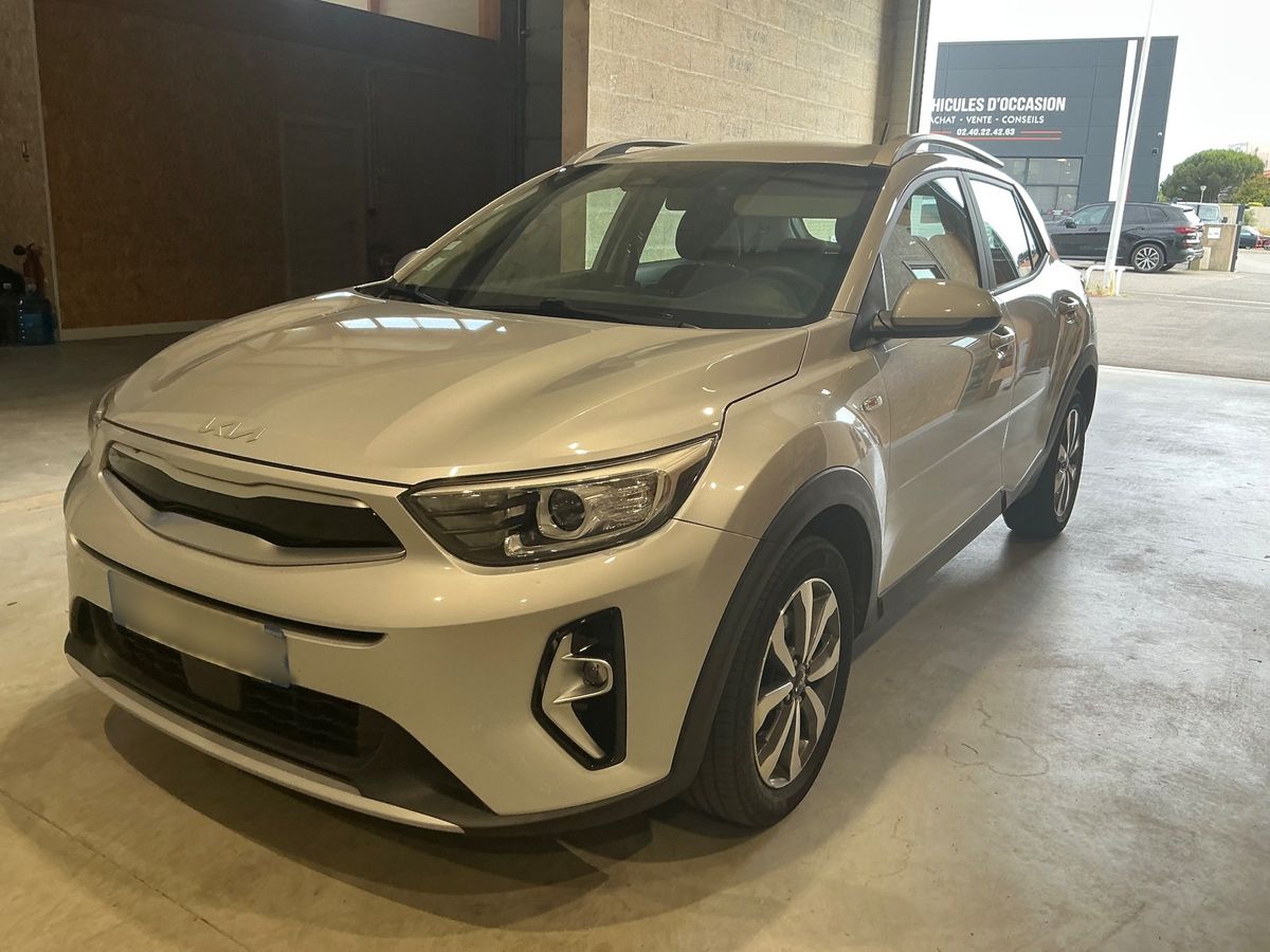 Kia Stonic 2021 — photo 1