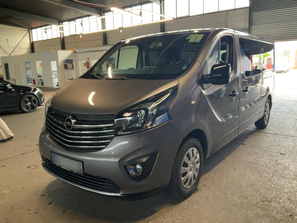 Opel Vivaro 2018 — photo 1