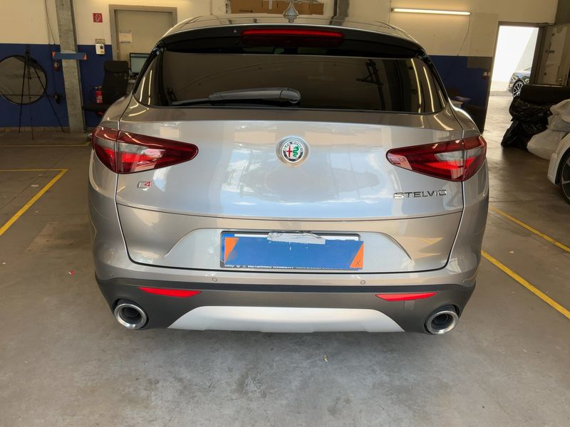 Alfa Romeo Stelvio 2.0 Turbo First Edition — zdjęcie 5
