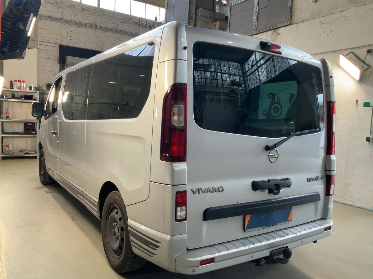 Opel Vivaro 2017 — photo 7